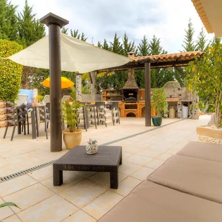 Monte Branco - Super 5 Bedroom Holiday Sleeps 14 Guests Private Pool *