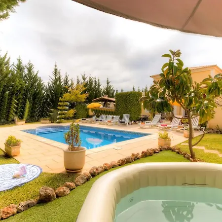 Monte Branco - Super 5 Bedroom Holiday Sleeps 14 Guests Private Pool Villa Silves