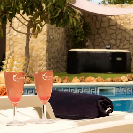 Villa Monte Branco - Super 5 Bedroom Holiday Sleeps 14 Guests Private Pool *