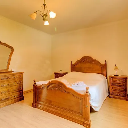 Monte Branco - Super 5 Bedroom Holiday Sleeps 14 Guests Private Pool