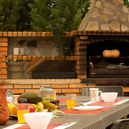 Monte Branco - Super 5 Bedroom Holiday Sleeps 14 Guests Private Pool Βίλα *